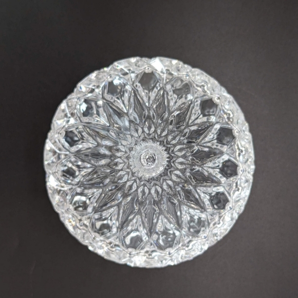 Vintage Hershey's Kisses "Crystal Kiss" Candy Dish - Picture 8 of 10